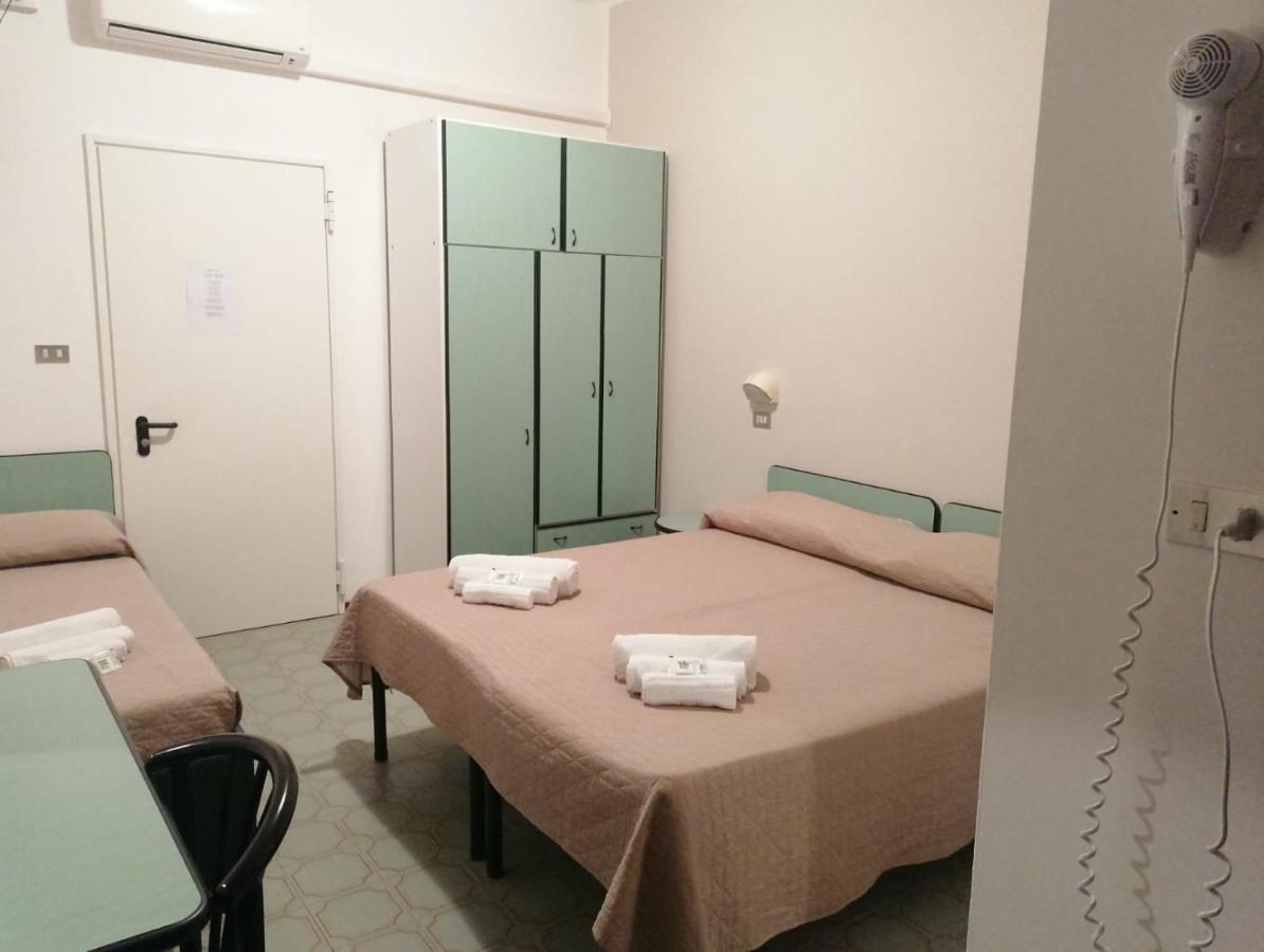 Hotel Magriv Rimini Extérieur photo
