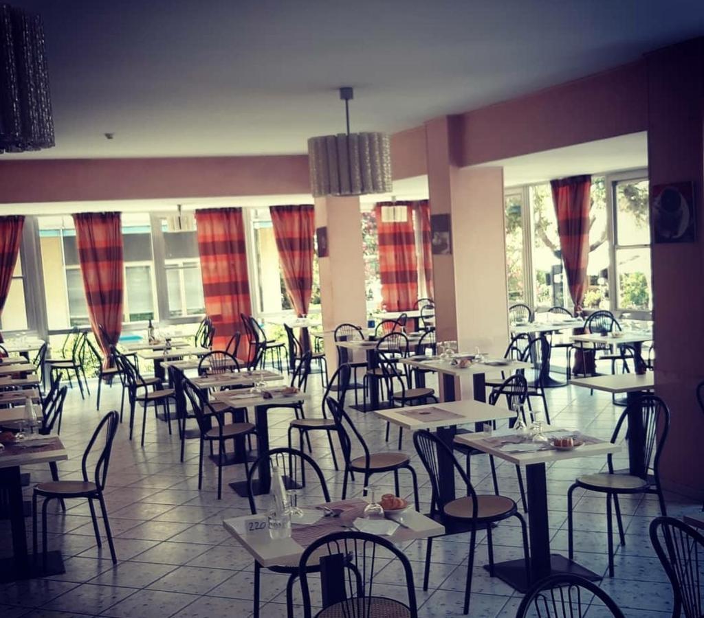 Hotel Magriv Rimini Extérieur photo